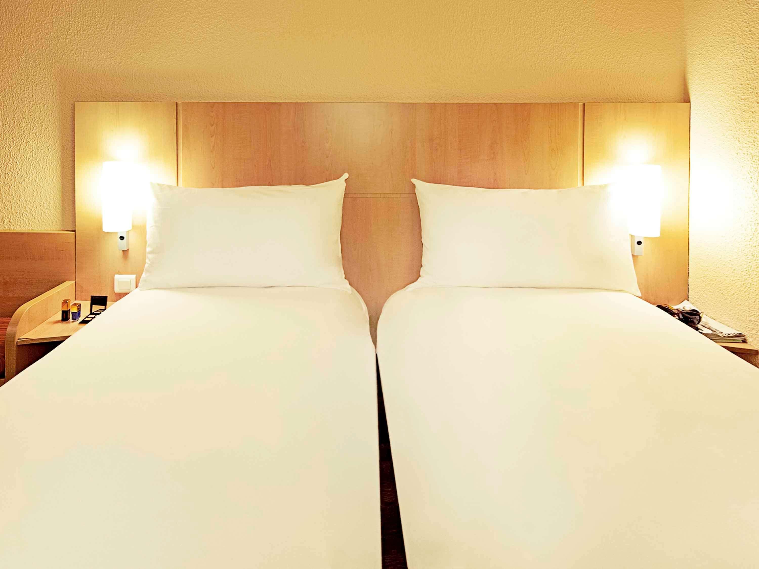 Hotel Ibis Nantes Centre Tour Bretagne Esterno foto