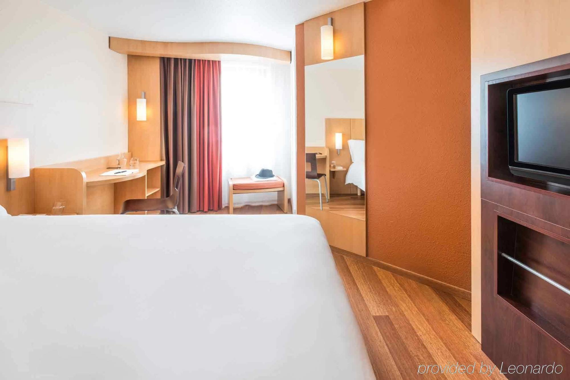 Hotel Ibis Nantes Centre Tour Bretagne Esterno foto