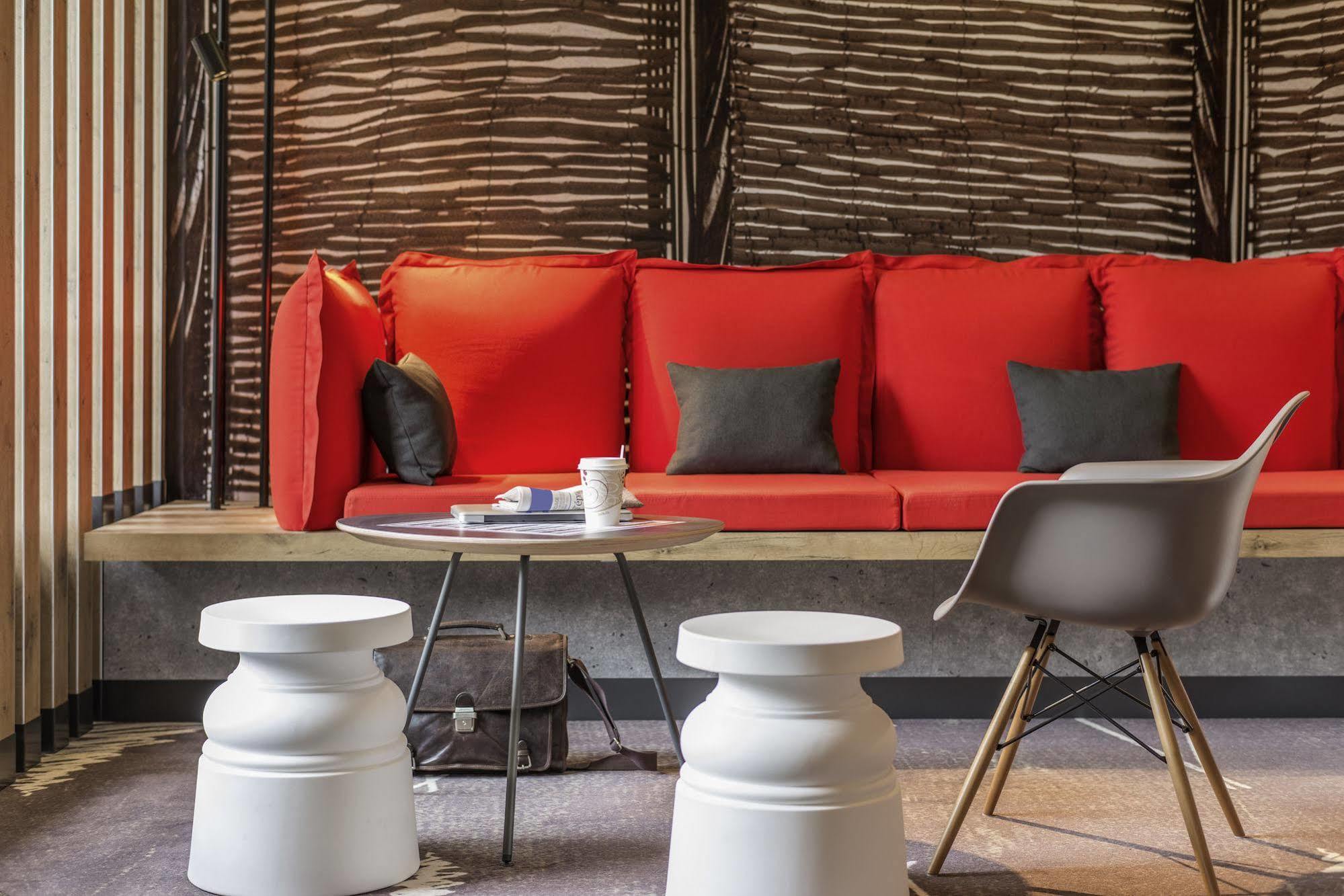 Hotel Ibis Nantes Centre Tour Bretagne Esterno foto
