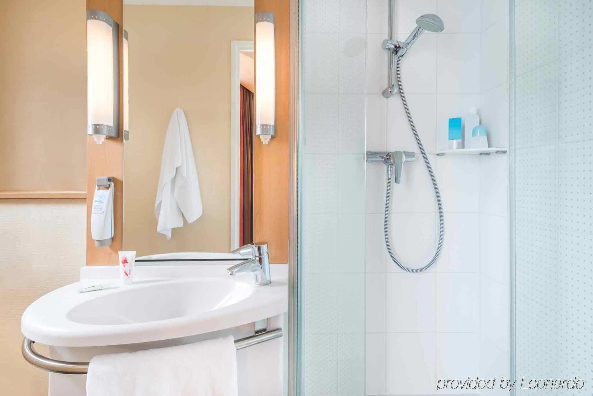 Hotel Ibis Nantes Centre Tour Bretagne Esterno foto