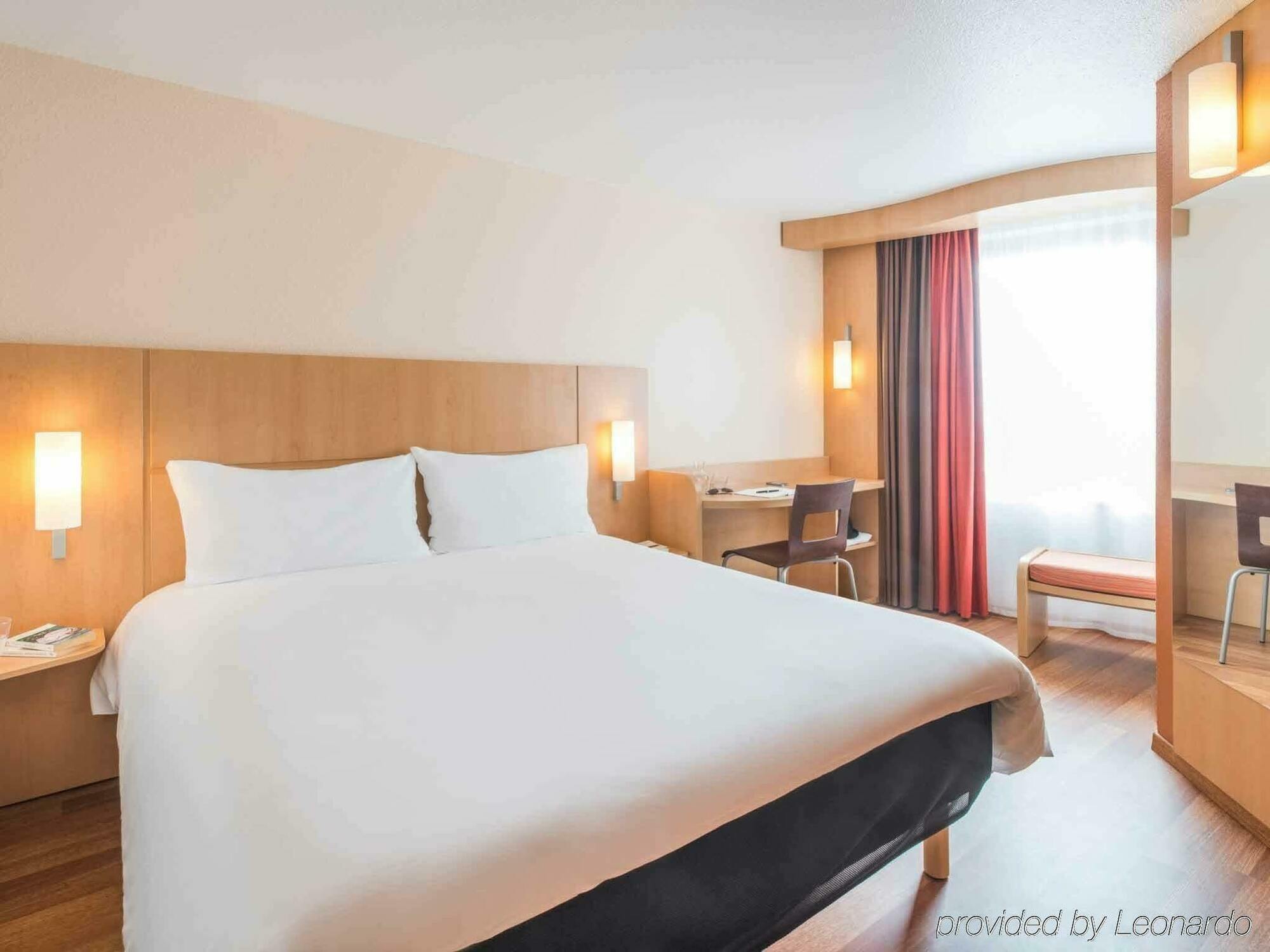 Hotel Ibis Nantes Centre Tour Bretagne Esterno foto